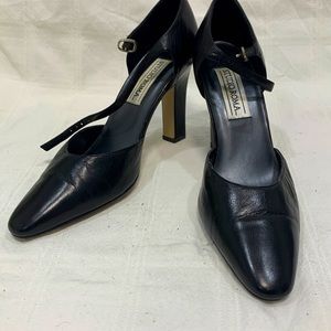 VINTAGE Y2K LEATHER PUMPS